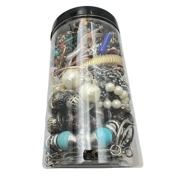 Mystery Jewelry Jar #1067 Wearable Quality Pieces 2lbs Necklace Bracelet Earring - Picture 2 of 4